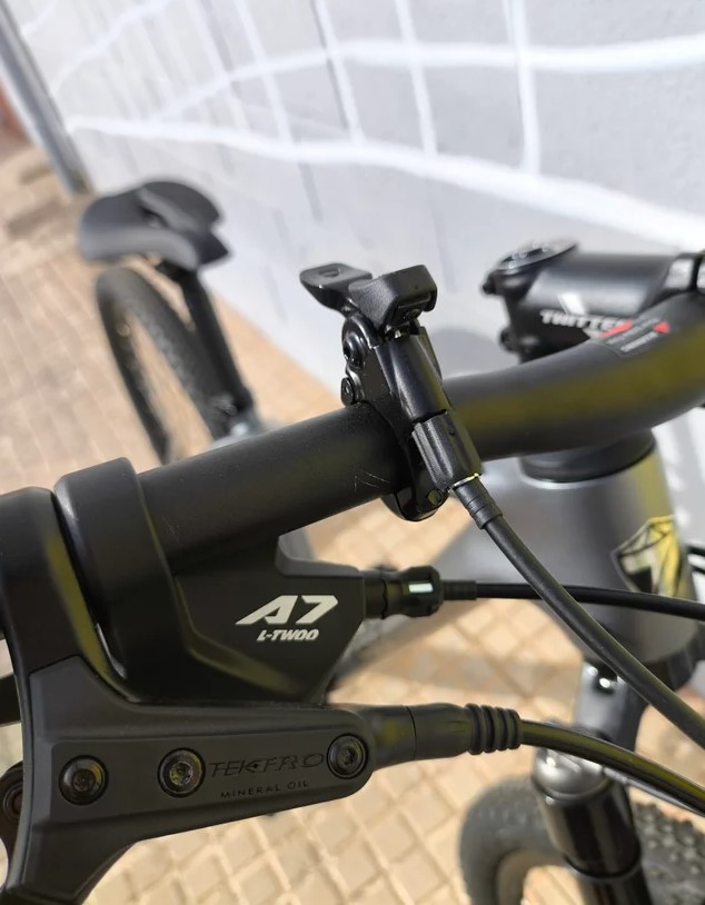 Bicicleta MTB Cuadro Carbono LEOPARDpro 29 pulgadas, 3x10v, Bloqueo Remoto, Frenos Hidráulicos